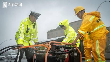 上海全市公安民警闻“风”而动 守护市民安全