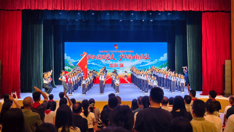 跨越90年的“接棒”！清远这场入队仪式，让红领巾传承伟大长征精神