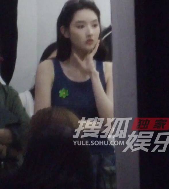 王玉雯拍摄定妆照，多风格颜值体态双在线