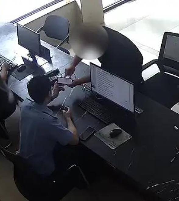 “我要报案”“我来自首”，受害人、嫌疑人同时走进派出所