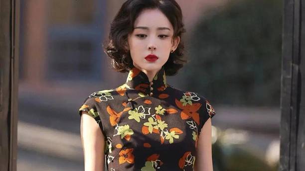 娜扎穿旗袍“谁看不迷糊”！5套旗袍裙搭复古盘发，古典韵味足