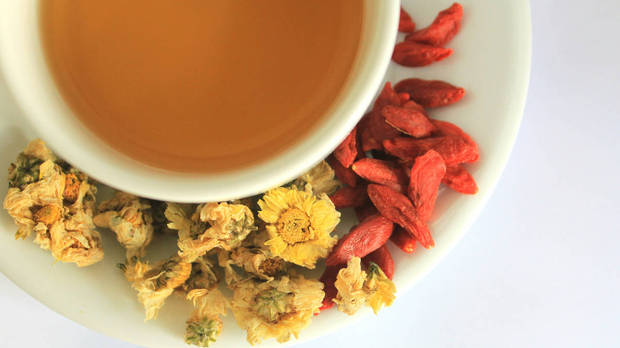 菊花茶再度火爆！研究发现：夏季喝点菊花茶，或有3个健康益处