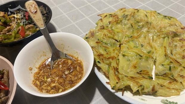 巨好吃的河南“软面丝”饼，简单几步，5分钟烙好，外焦里嫩