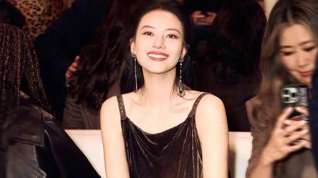 高圆圆在纽约美成啥了！于适 蔡徐坤成了纽约最有腔调的男人！