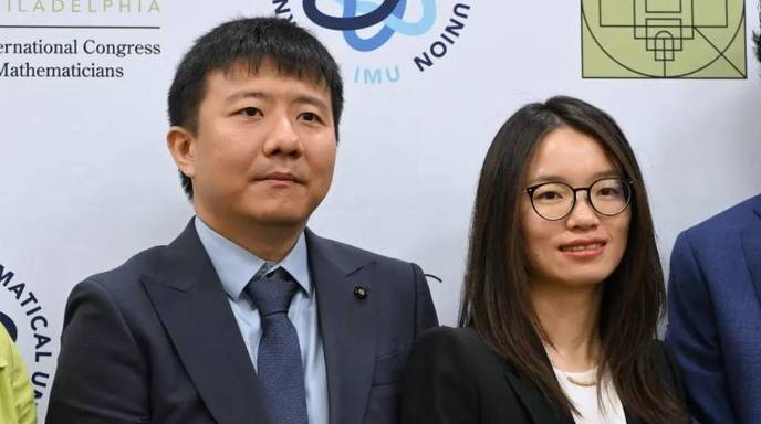 王虹、邓煜双双获得菲尔兹奖 研究的什么？