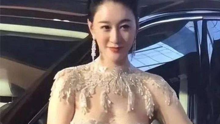 李小冉的胸，闫妮的腿，许晴的臀，你觉得谁更性感？