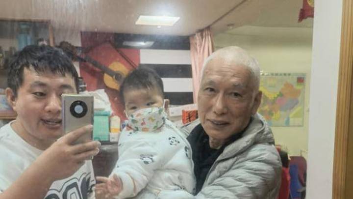 上海一房东见证租客结婚生子相伴7年还帮带娃，你怎么看？