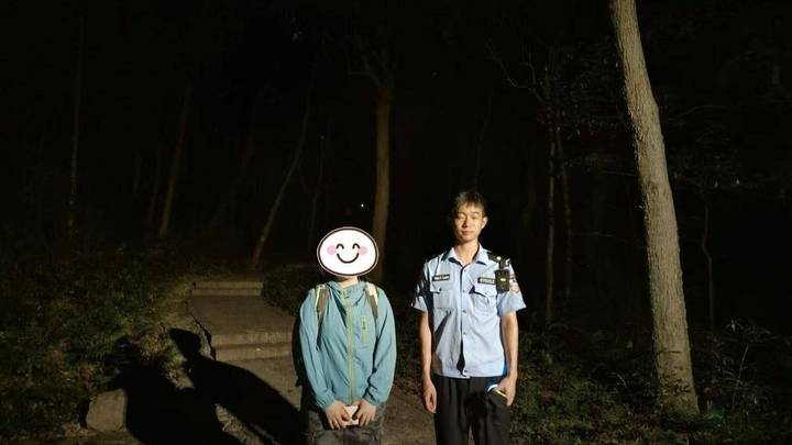 高温天民警成功寻回走失女子，你认为可能是蛇吃青蛙吗？