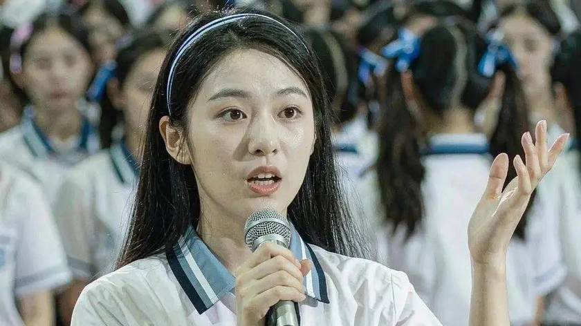 被全网嘲笑的女孩，3年后保研人大