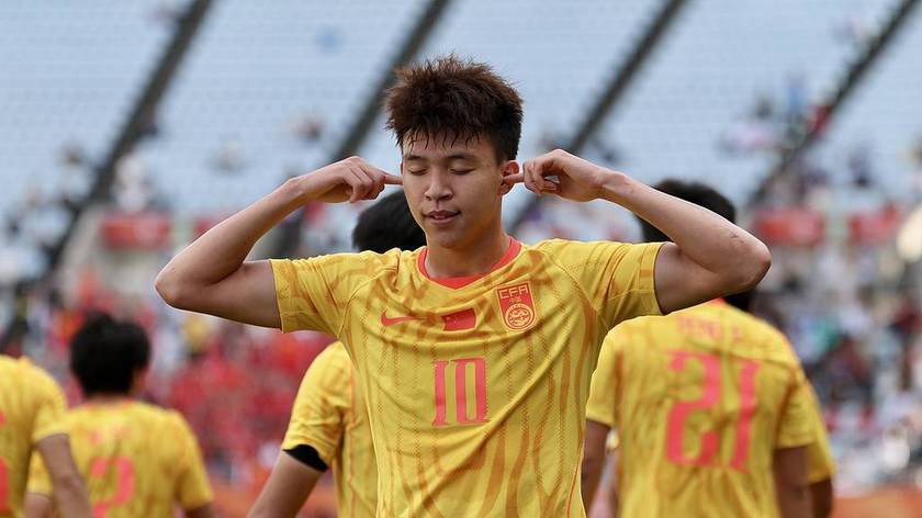 亚运男足中国1-2韩国 王钰栋首开纪录