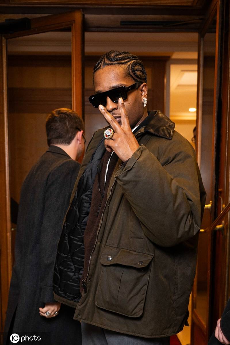 asap rocky出席miu miu秀后派对 黑超遮面酷帅十足