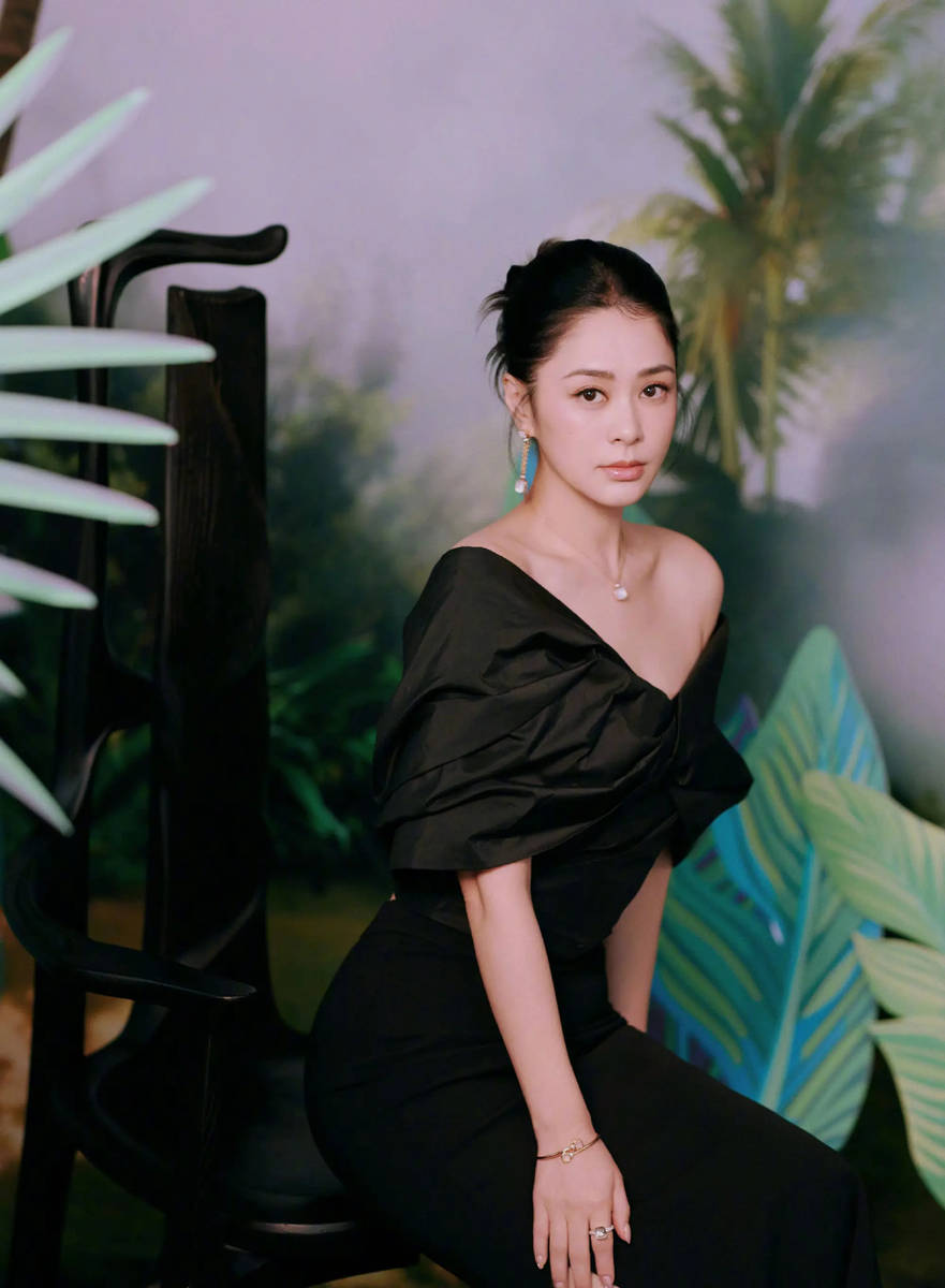 初代白月光女神！身材颜值，绝对Top存在[12P]