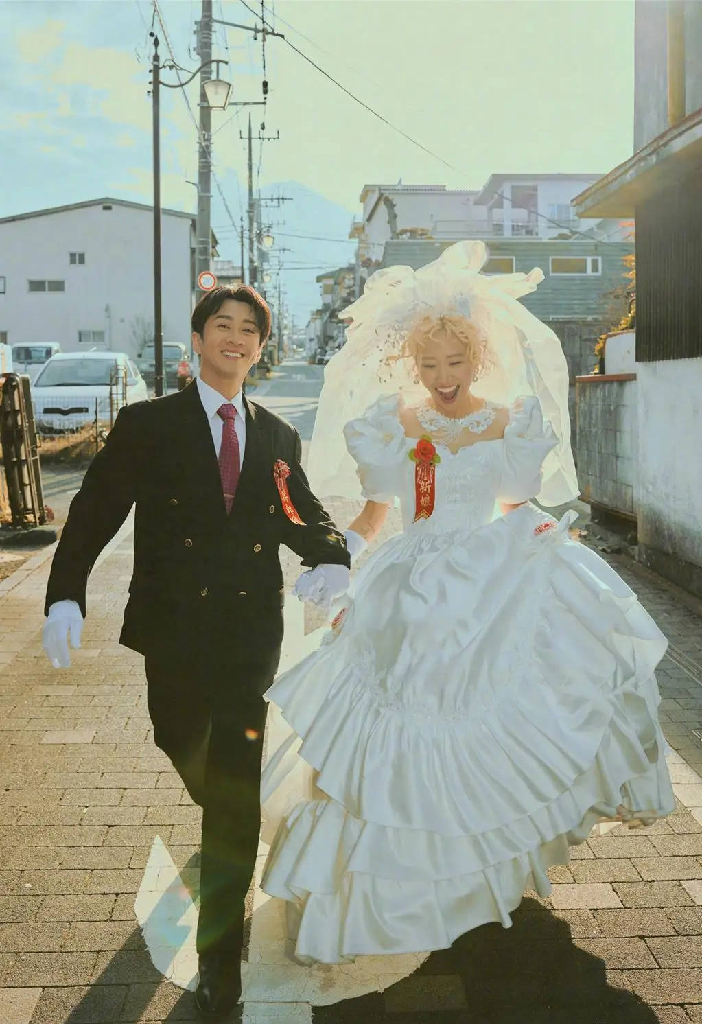 陈汉典lulu公开婚纱照 透露安排宾客名单很困难