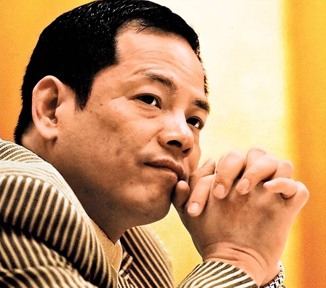 崩牙驹:澳门黑社会教父,警察司长都敢炸,入狱后何鸿燊保他免死_尹国驹