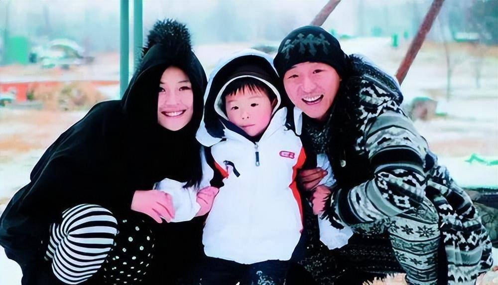 周晓鸥:娶选美冠军,40岁才做爸爸,不做歌手当演员也幸福_零点乐队_唐