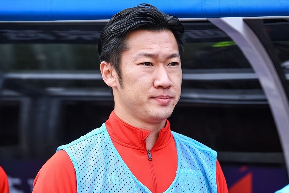 会滴水不漏,拒谈反腐力挺旗下二将,无惧裁判盘外招_国足_徐新_中国