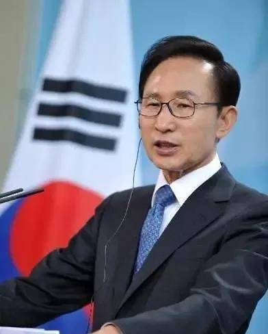 "青瓦台魔咒"笼罩下的,韩国历任总统_结局_金大中_金泳
