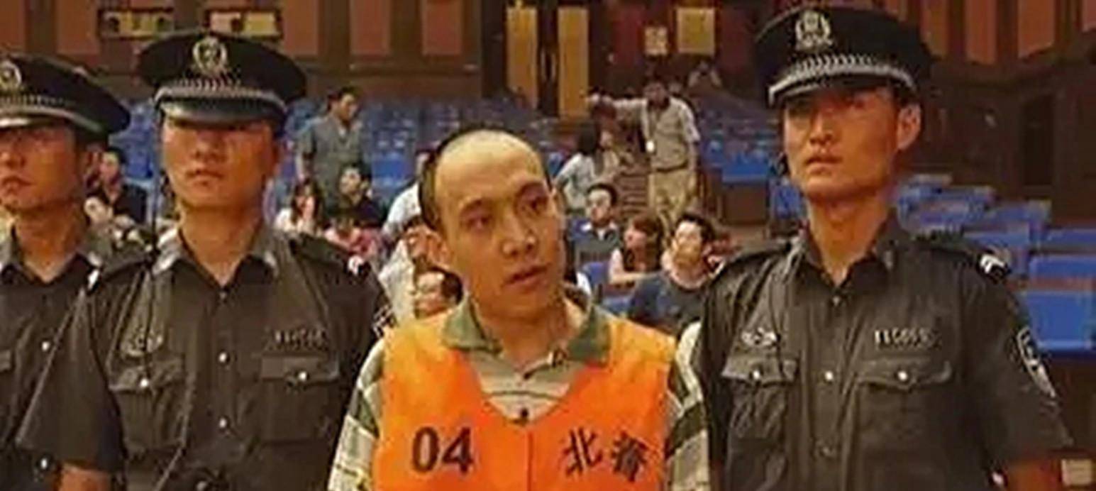 王立华被抓后"装硬"失败,要求见女友和狗,见后痛哭:我要死了_吴若甫