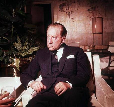 原创
            1973年，世界首富16岁的亲孙被绑架割耳，爷爷：孙子太多了，不给