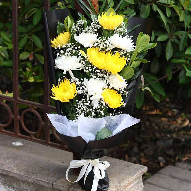 不同品质的鲜花花圈价格有何区别?_工艺_逝者_相对较低