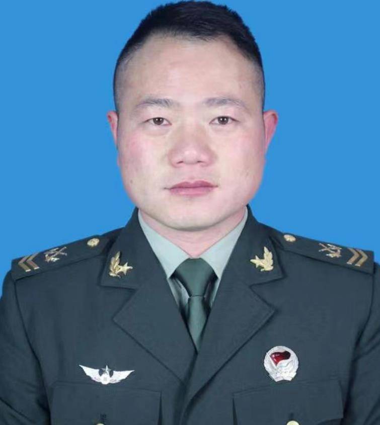 35岁陆军班长牺牲,无偿捐献五个器官,妻子带女儿跟爸爸最后道别