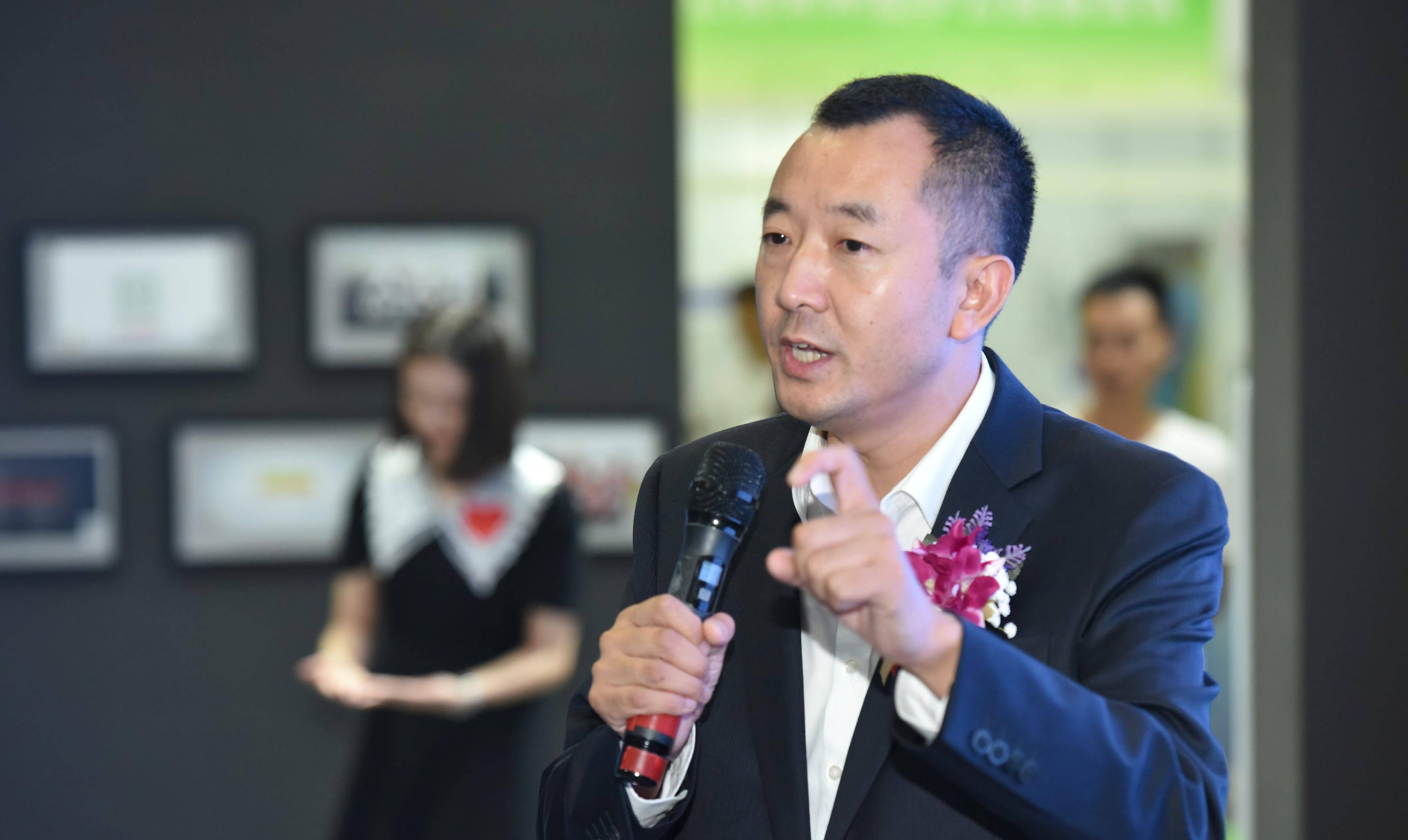 大力惩处贪官,助老百姓脱贫,最终却辞职_巴东县_县委书记_家乡
