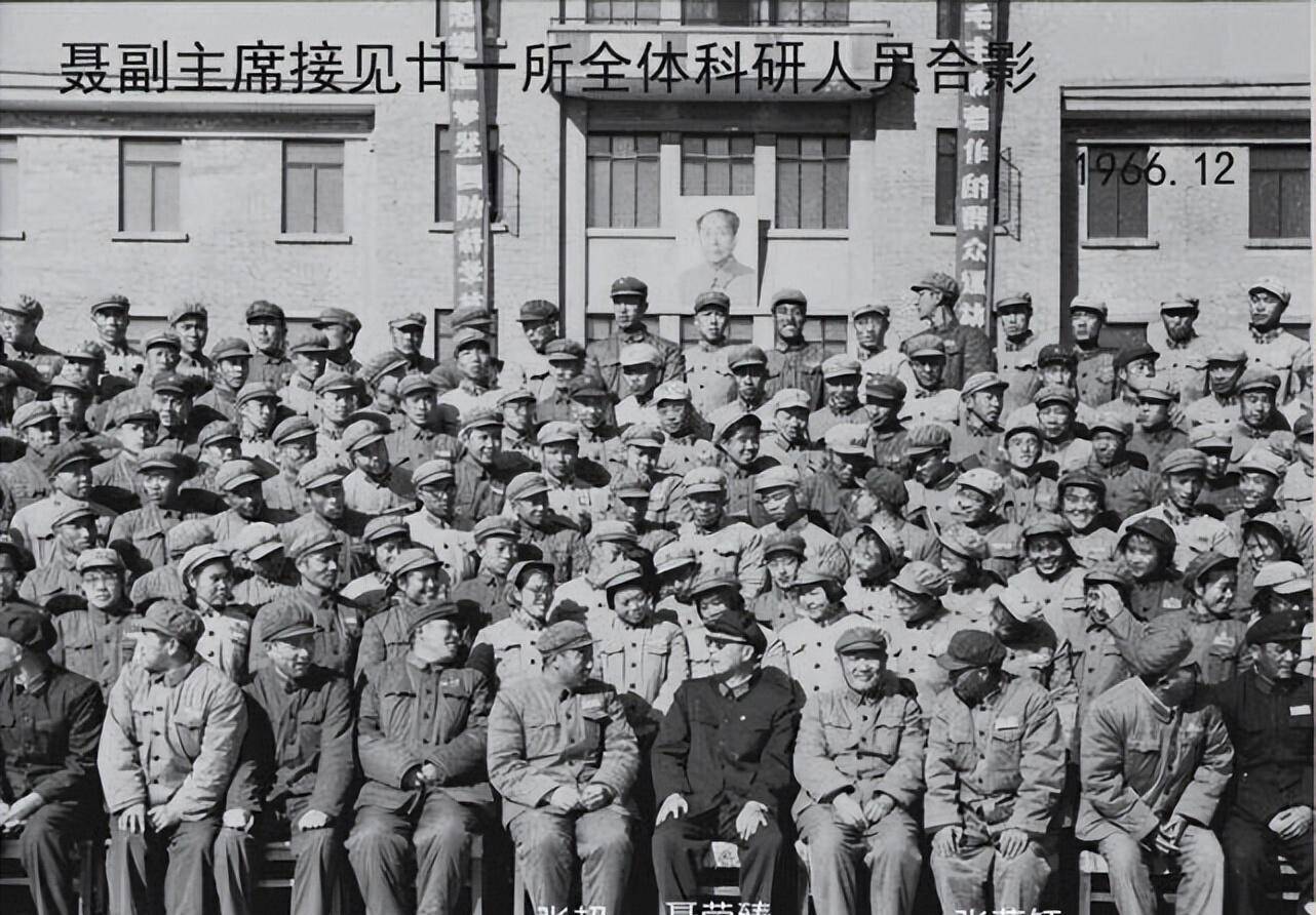 1964年,原子弹试爆前,"核司令"张蕴钰大喊:一定要搬走画像_陈赓_工作