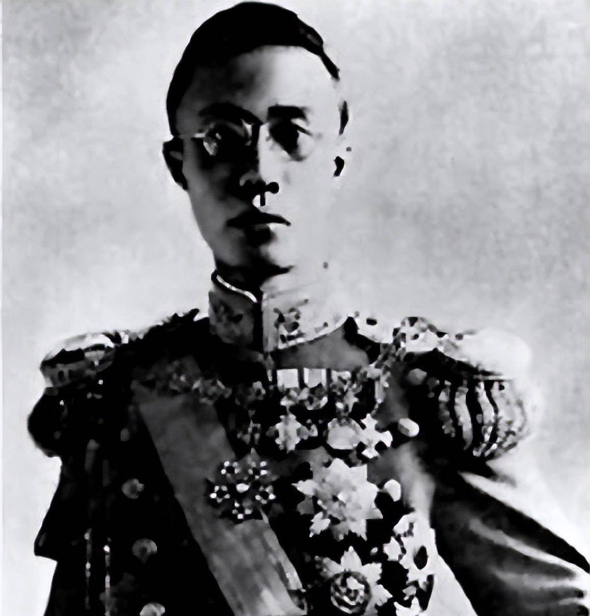 溥仪伪满傀儡生涯内幕仰人鼻息拾人牙慧,在夹缝中艰难抉择_日本_吉冈