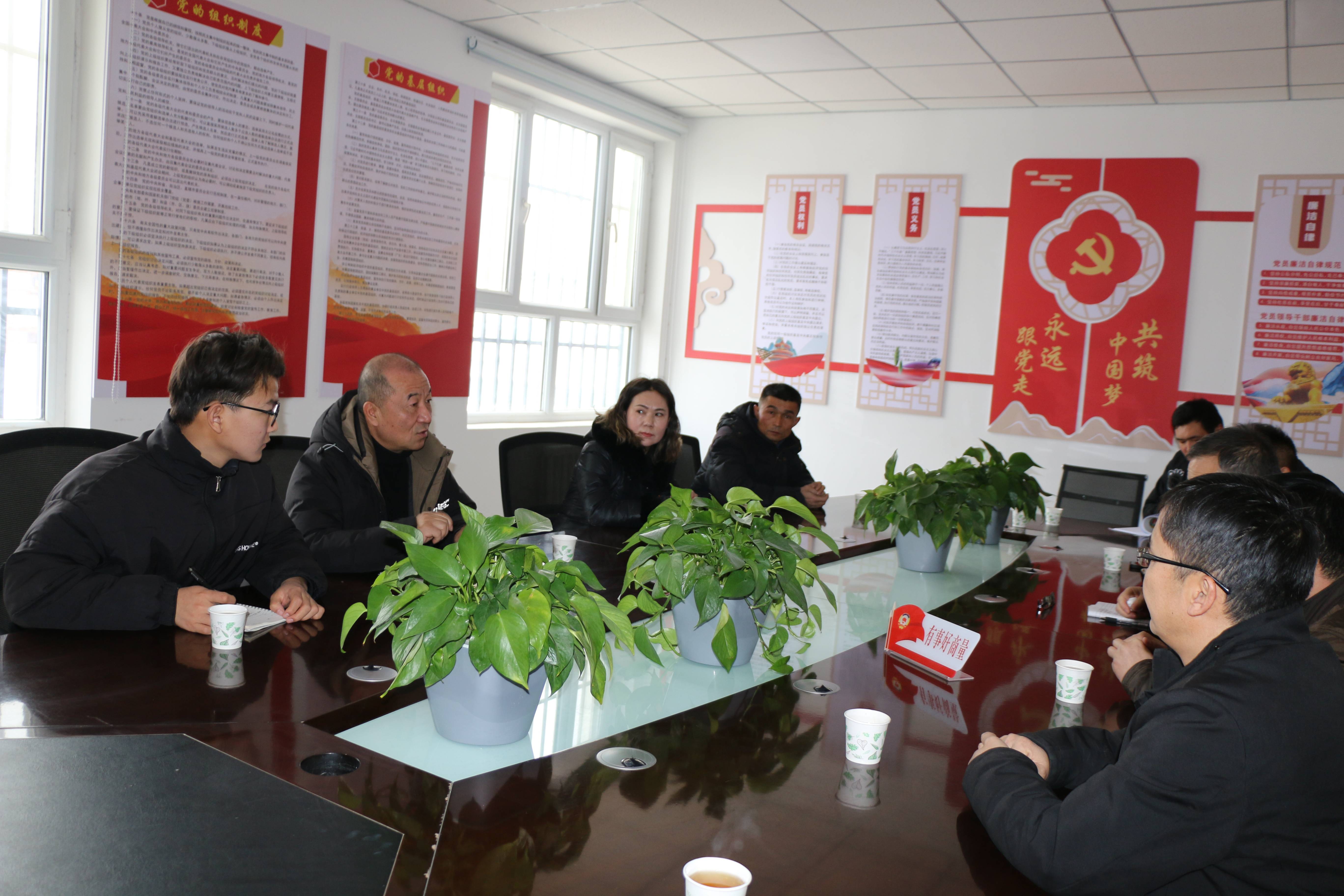 轮台:政协委员工作站有效推动"三网"治理