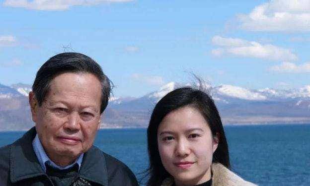 翁帆:28岁嫁82岁杨振宁,为了丈夫18年坚持早睡,不要孩子也恩爱_爱情