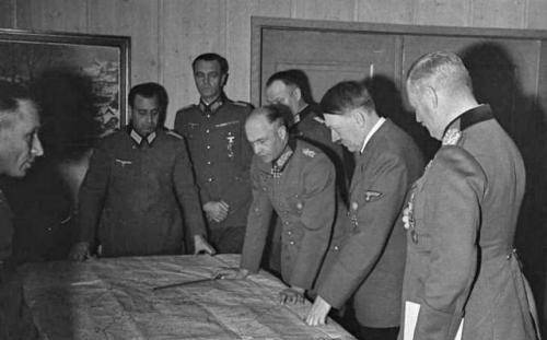 苏德签署互不侵犯条约,双方心怀鬼胎,为何时隔一年又爆发战争?