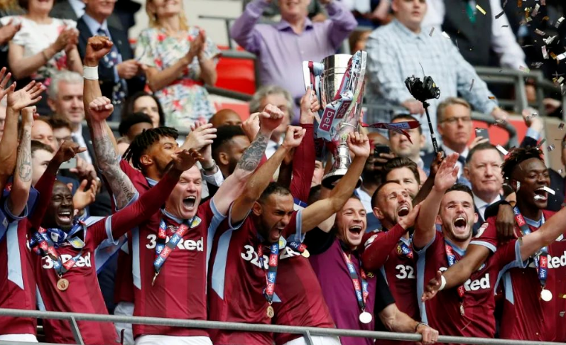 是波切蒂诺在英超执教的第三家球会,此前他曾执教过南安普顿和热刺