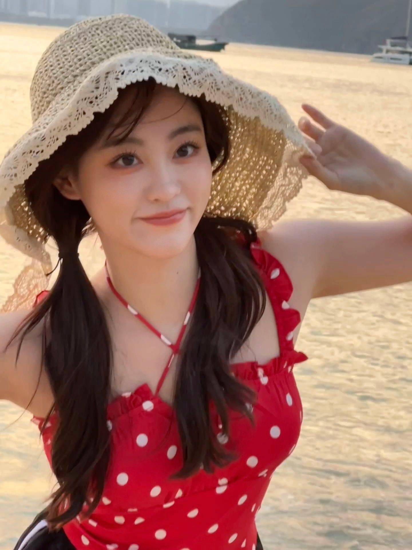 好喜欢祝绪丹粉嘟嘟的少女妆啊!