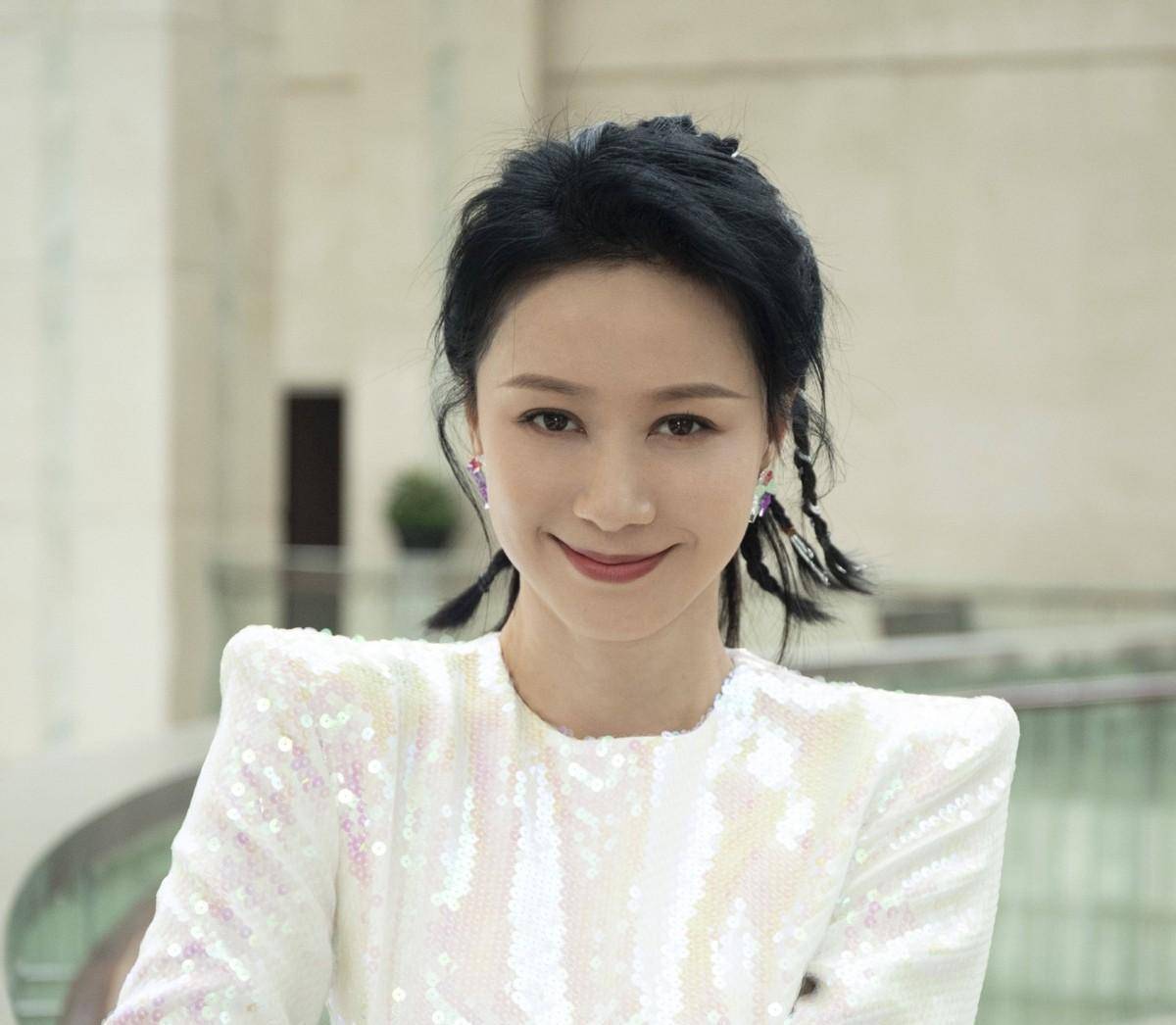 倪虹洁和阚清子演母女,两人年龄仅相差10岁,更像是姐妹_管教_妈妈