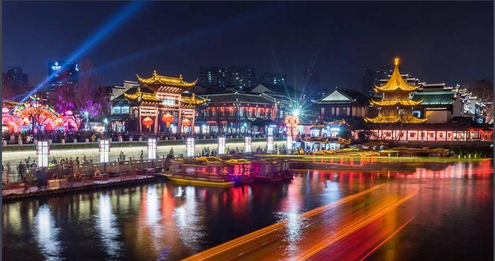 明故宫等;民国建筑游:中山陵,总统府等;红色之旅:侵华日军南京大屠杀