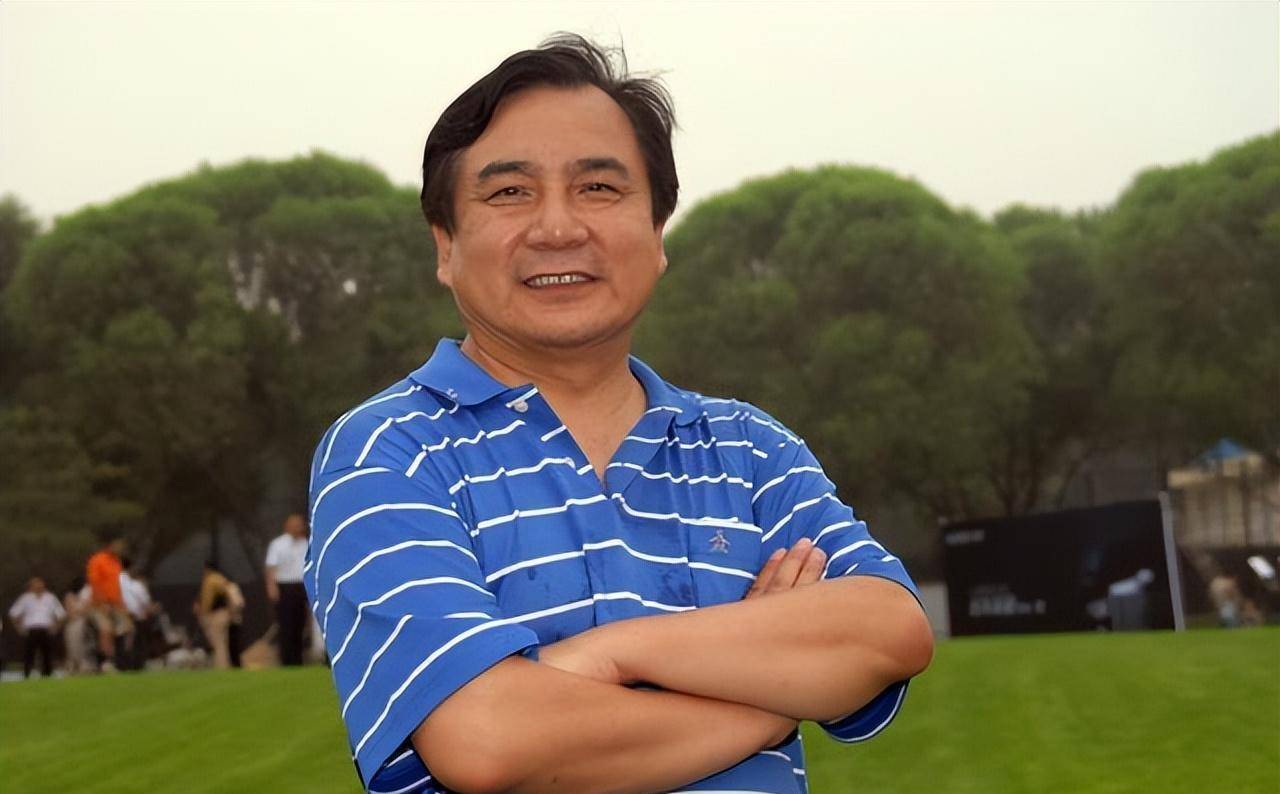 李晓华在这里学会了很多生存技能,种地伐木等等.