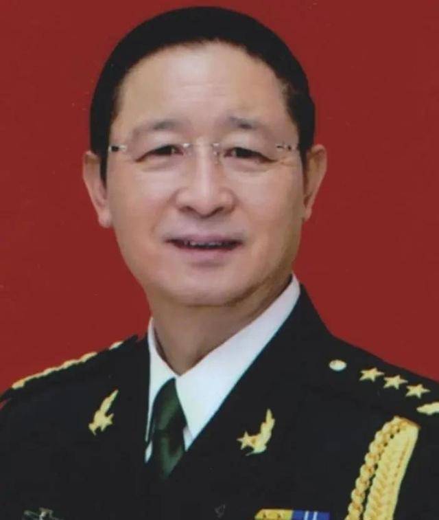 就是兩山輪戰打出的上將,後來任濟南軍區,北京軍區政委,62歲晉