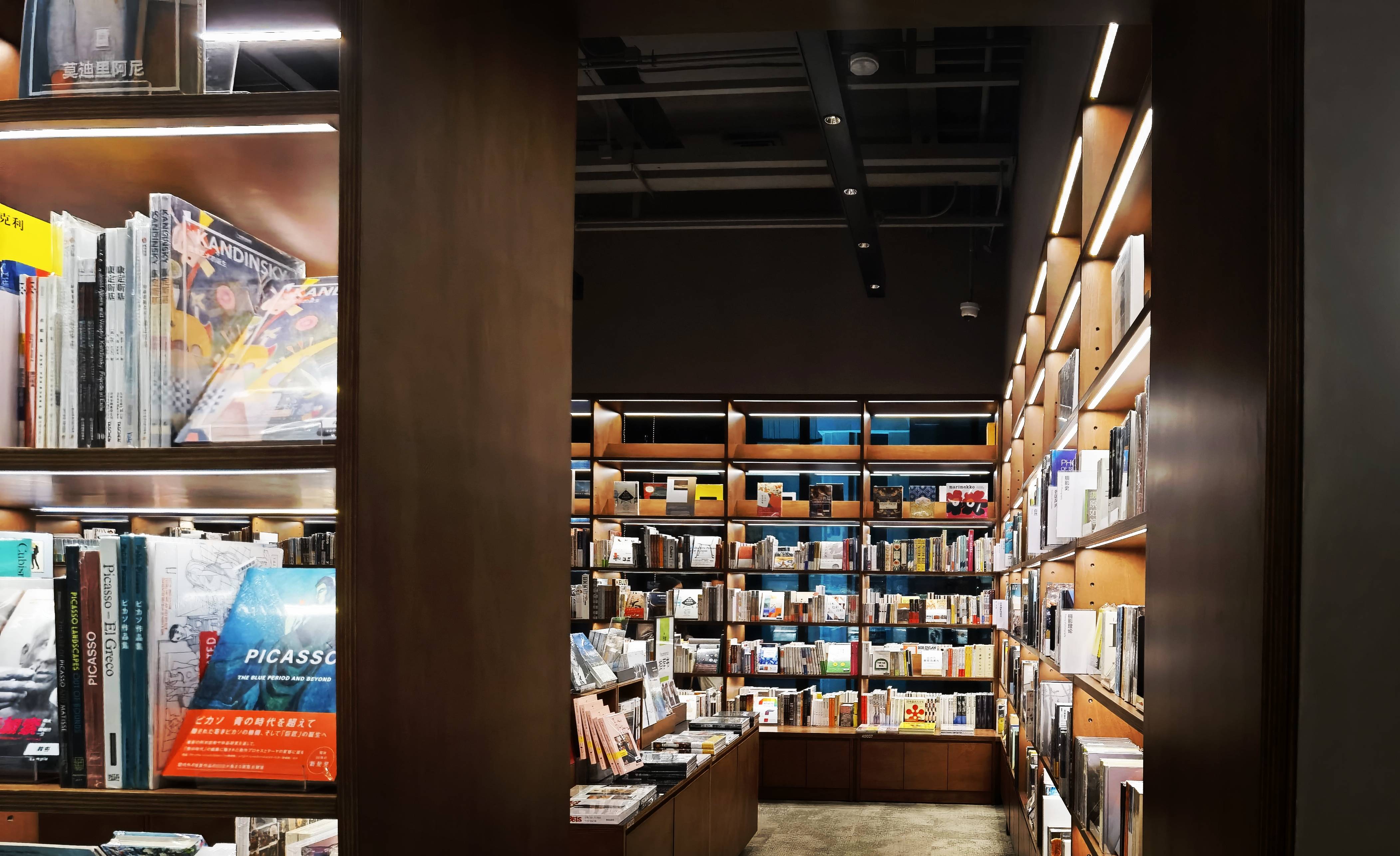 茑屋书店在中国上海,杭州,北京,西安等地设有品牌店,2023年12月武汉店