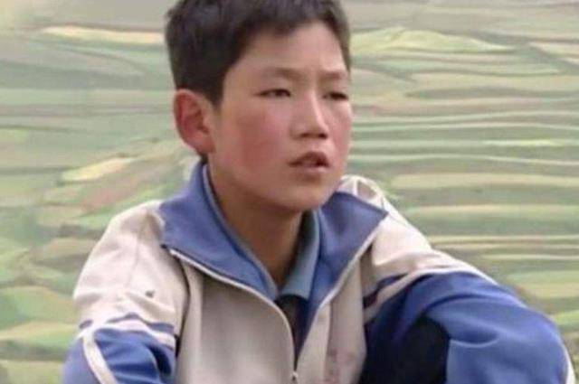 变形记男孩:参加完节目不想回家,被富爸爸被拉黑,现如今怎么样_吴宗宏