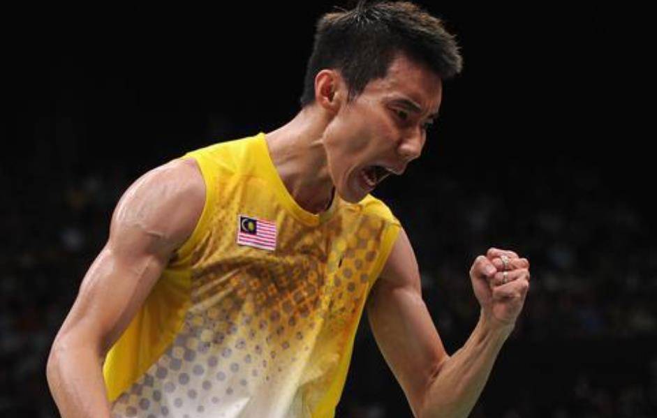 "悲情英雄"李宗伟:为治癌症电疗33次喉咙全烂,吃饭时要喷麻药_林丹