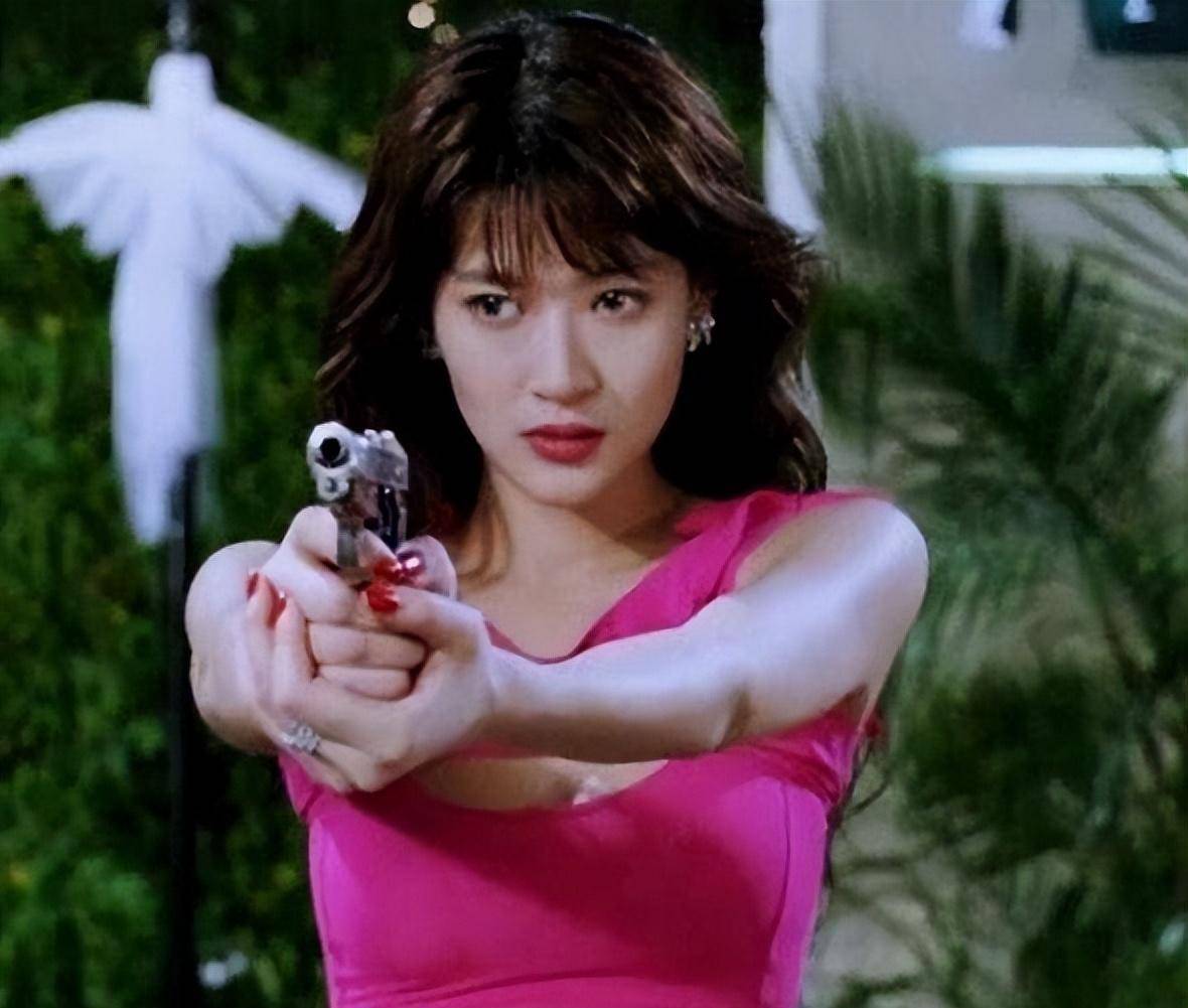 富商黄大少:花20亿交女友百位,干女儿帮打理后宫,无钱换肾而亡_陈宝莲