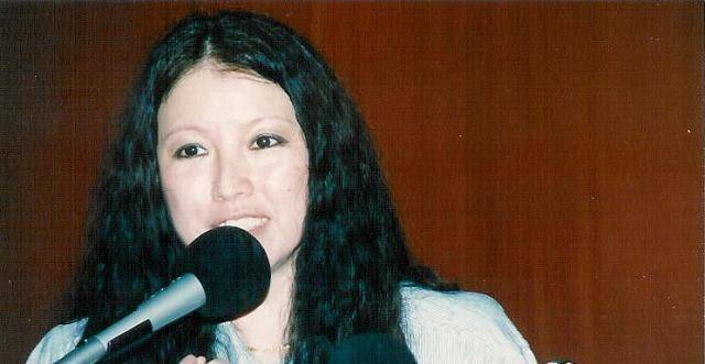 荷西为三毛放弃航海梦,海边少年远赴撒哈拉,最后因水而死!