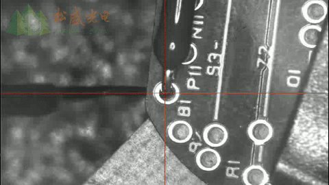 激光送丝焊接通孔焊盘动图松盛光电激光锡焊系统由多轴伺服模组,实时