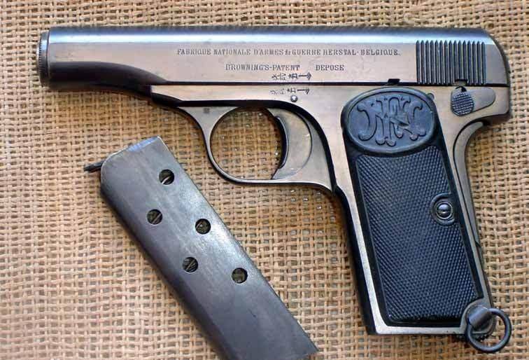 "花口撸子",勃朗宁m1910型手枪该型手枪采用7发弹匣供弹,使用勃朗宁7.