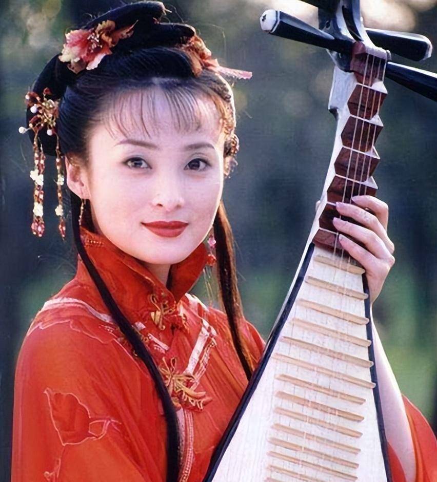 同样演"练霓裳",将林青霞,蒋勤勤,马苏放在一起,差距出来了_角色_白发