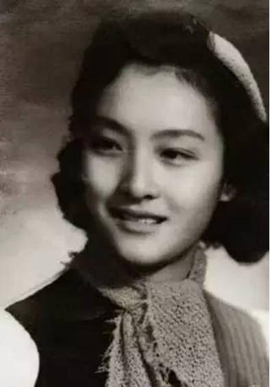 民国女老板董竹君:被卖进青楼,婚后遇家暴,最终逆袭成传奇