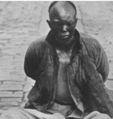 韦俊这个人可是大有来头,他不仅是太平天国时期的将领"北王"韦昌辉之