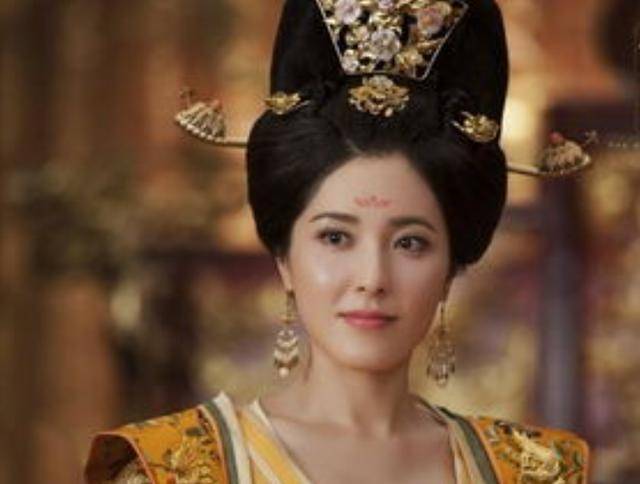 "太平公主对李显下毒"等,这些事故随便拿出一件来都与上官婉儿有关系