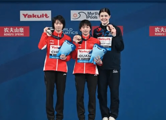 多哈世锦赛全红婵夺冠,跳水一姐实至名归,能否让周继红另眼相看_奥运