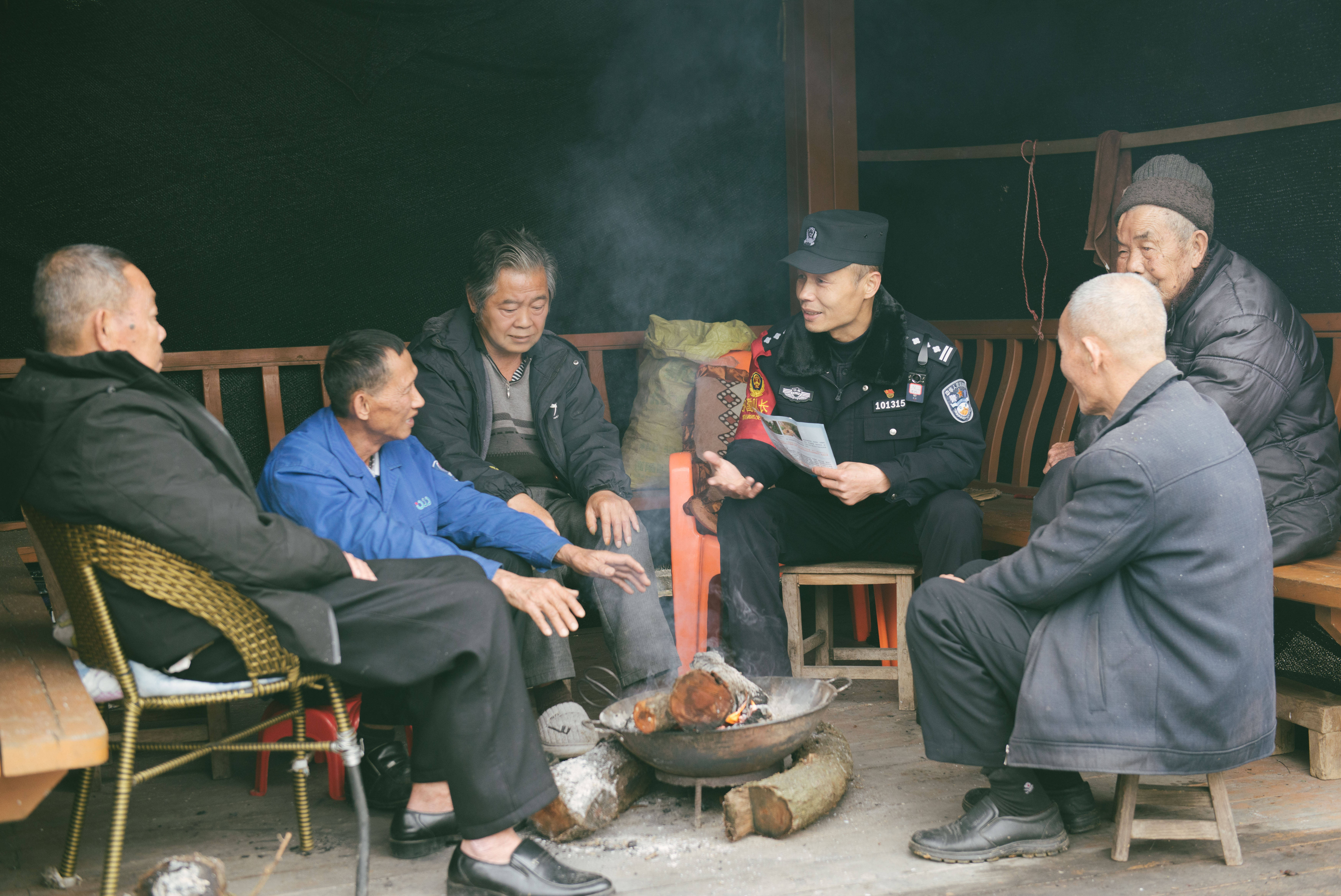 2024春运全国铁路公安民警"风采杯"纪实摄影大赛作品